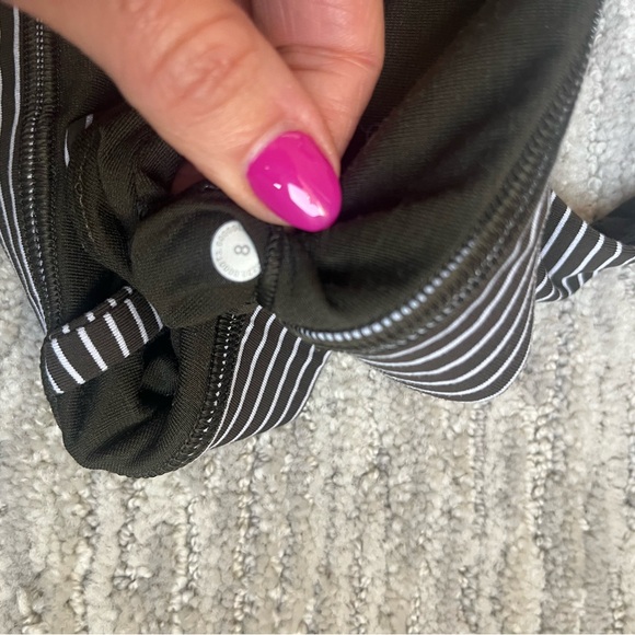 Lululemon Energy Sports Bra Size 8 - Picture 5 of 5